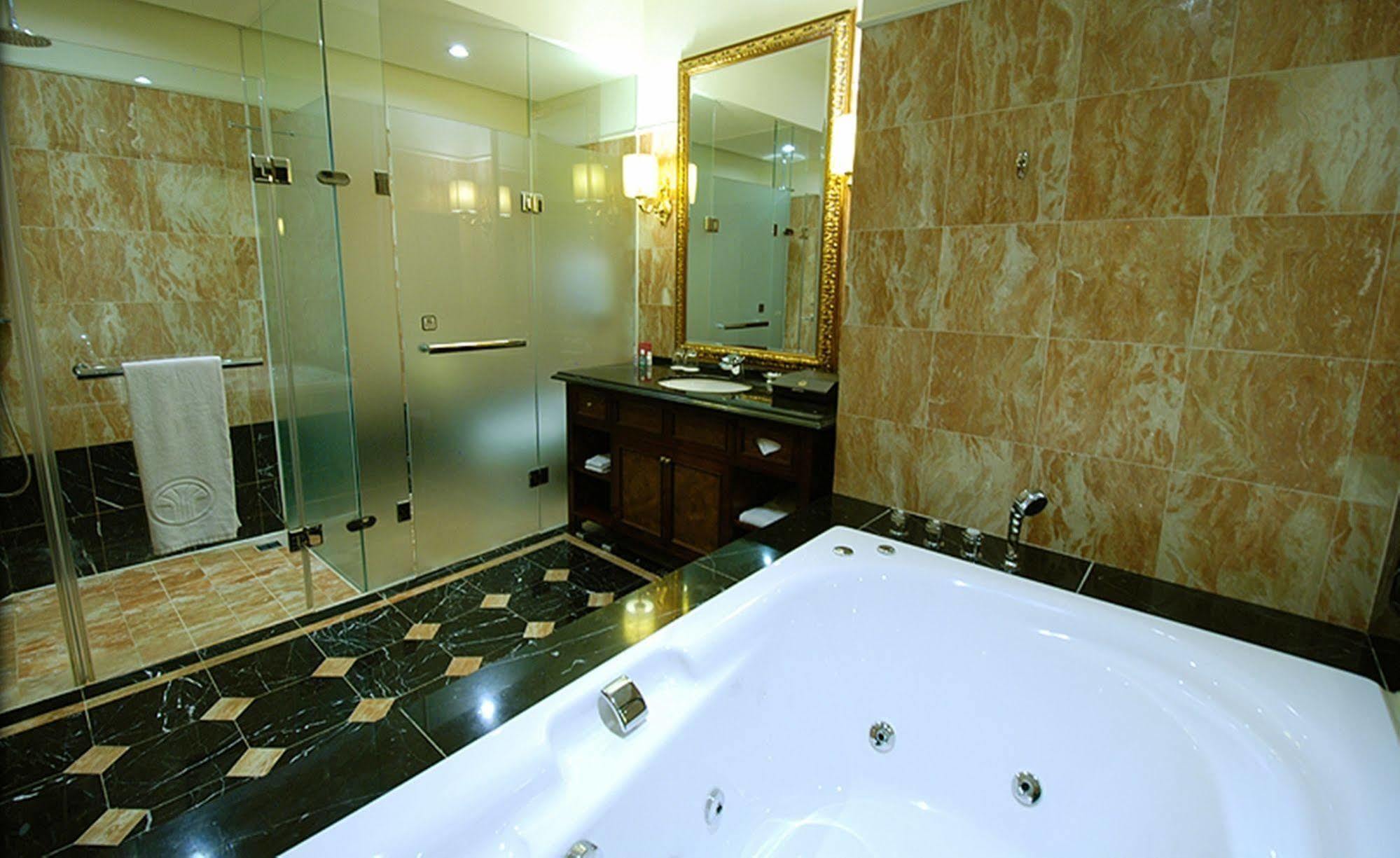 Capital Hotel Dazhi Taipei Exterior foto